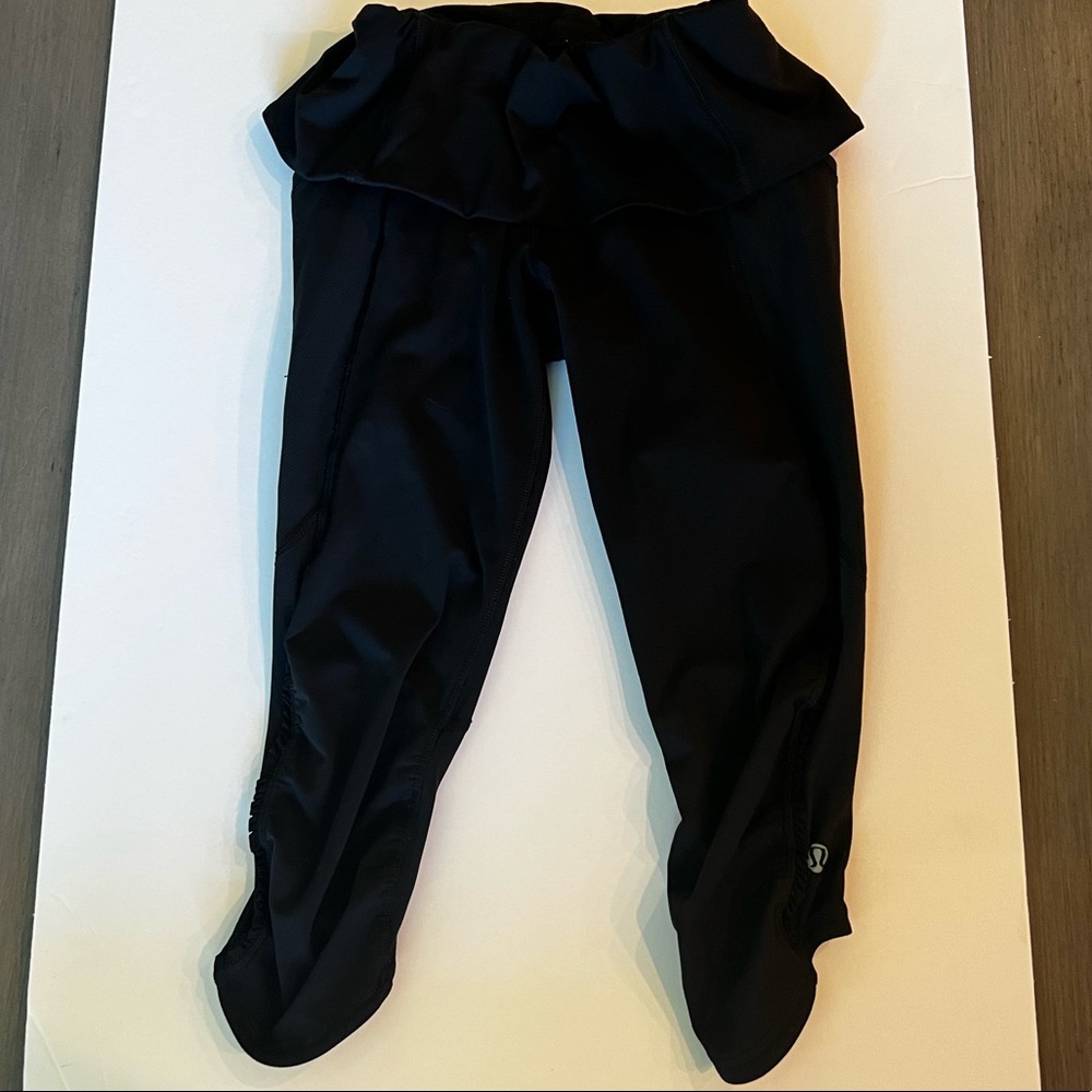 LULULEMON CROPPED LEGGINGS